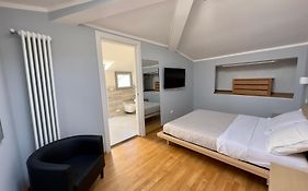 Sweet Home Desiree