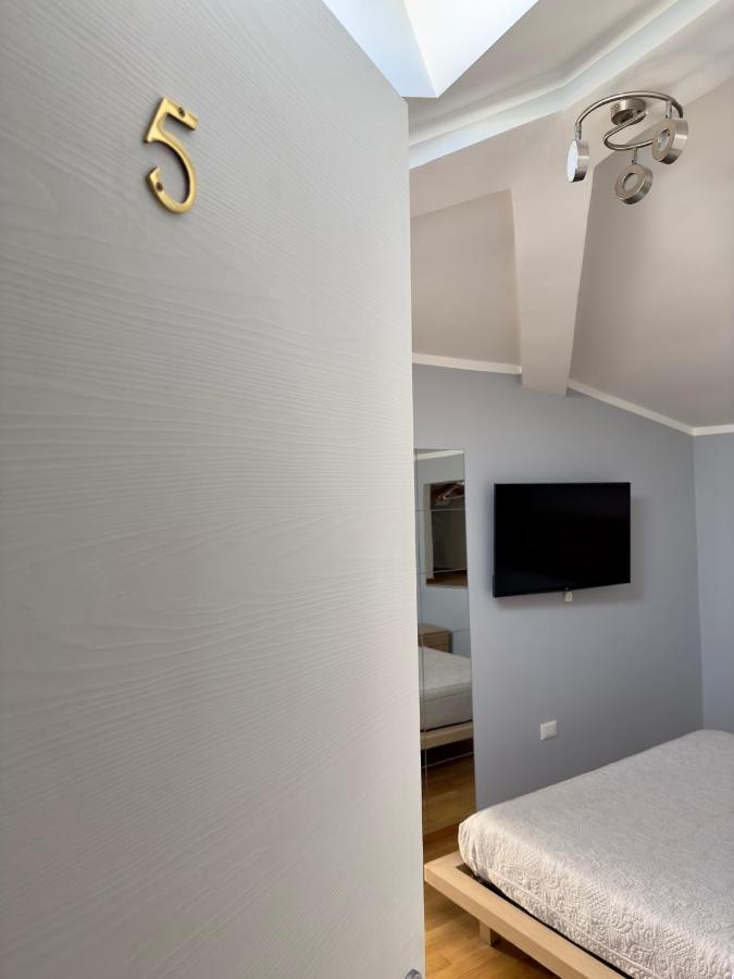 Sweet Home Desiree Florencia Exterior foto